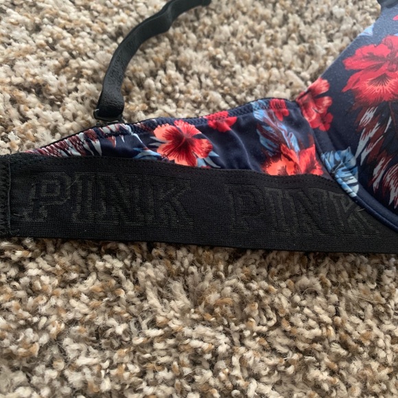 Two Victoria’s Secret pink bras - Picture 4 of 13
